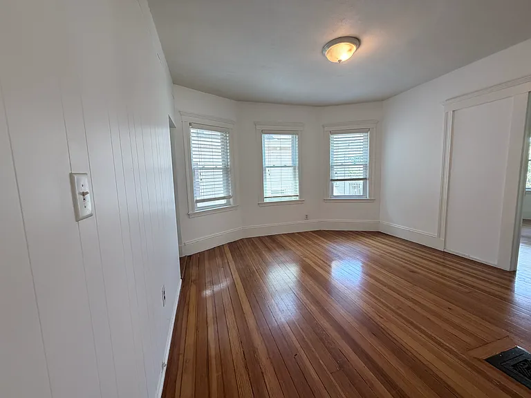 81 Linden Ave #2 — Photo 16