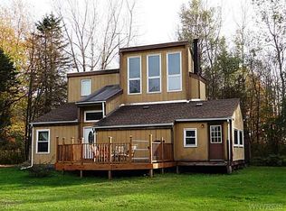 8220 Greenbush Rd, Akron, NY 14001