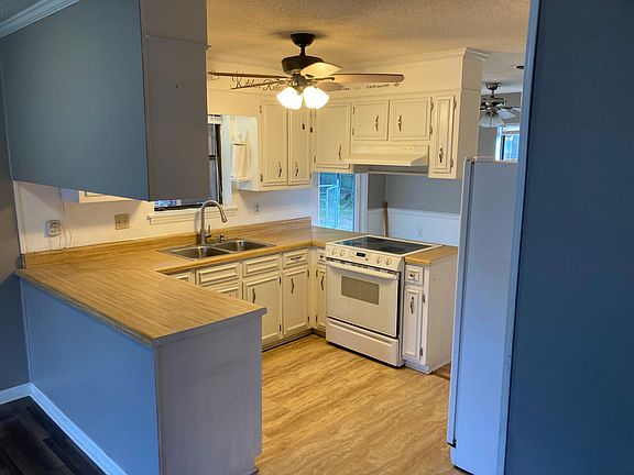 3rd image of 4415 Goshen Lake Dr