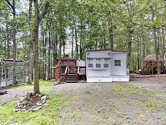 2nd image of 122 Nature Dr