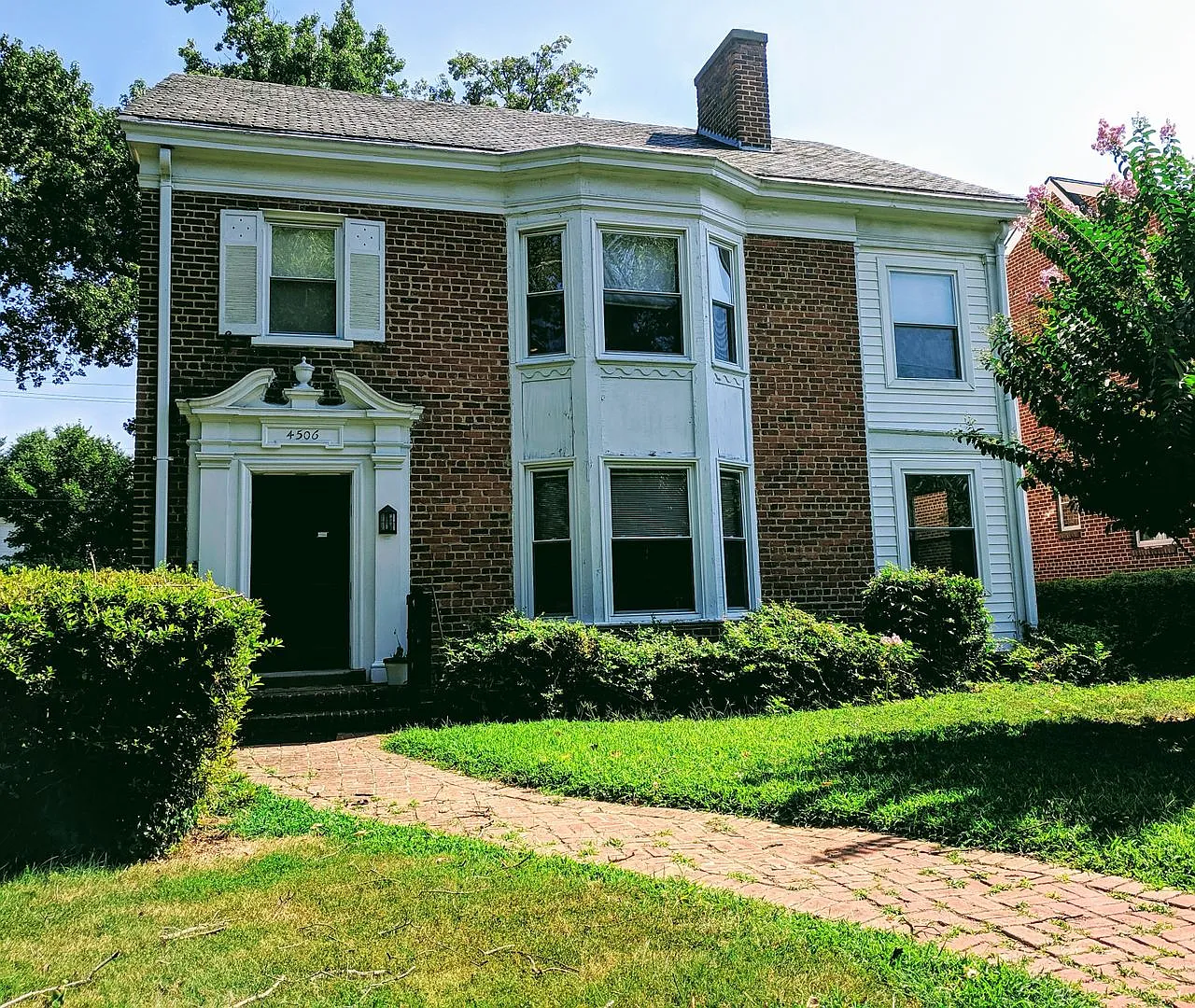 4506 Monument Avenue — Photo 2