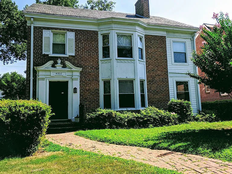 4506 Monument Avenue — Photo 2
