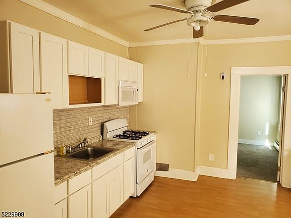 4th image of 94 No Grove St