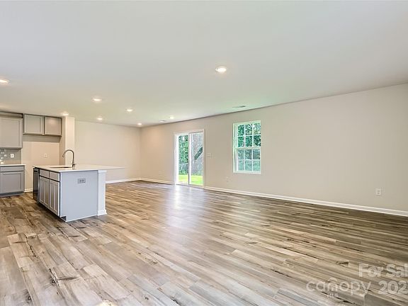 4th image of 2106 Columbidae Ln