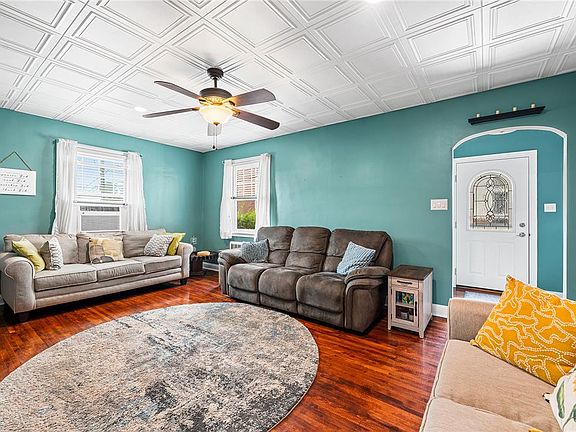 4th image of 24 Sycamore St