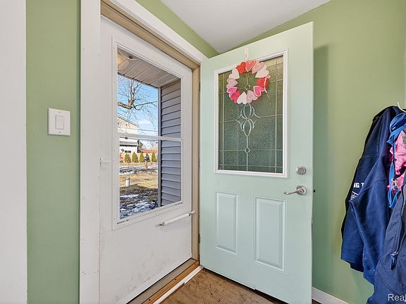 3rd image of 6015 Jeddo Rd