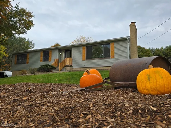 10155 Happy Ave NW, Uniontown, OH 44685