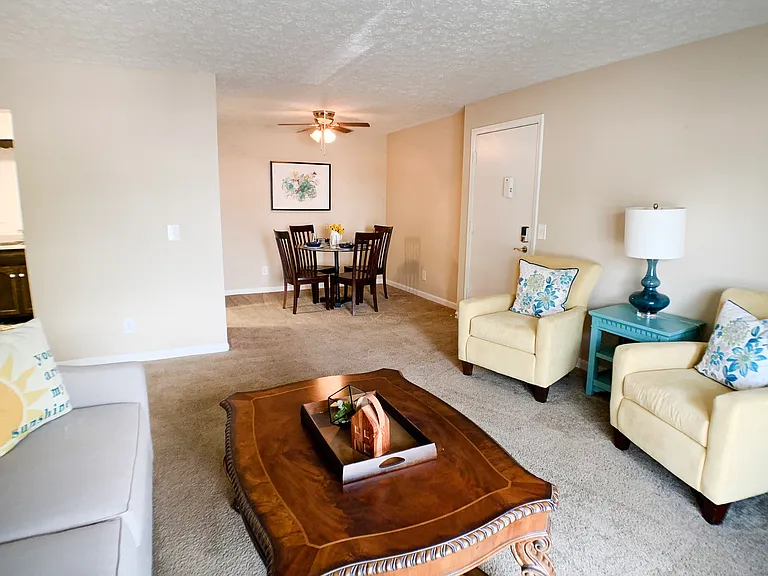 Knobs Pointe Apartments — Photo 34