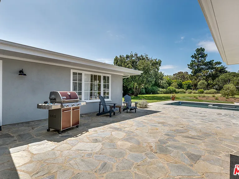 28925 Cliffside Dr — Photo 50