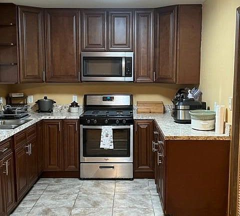 5th image of 833 S Kottle Cir