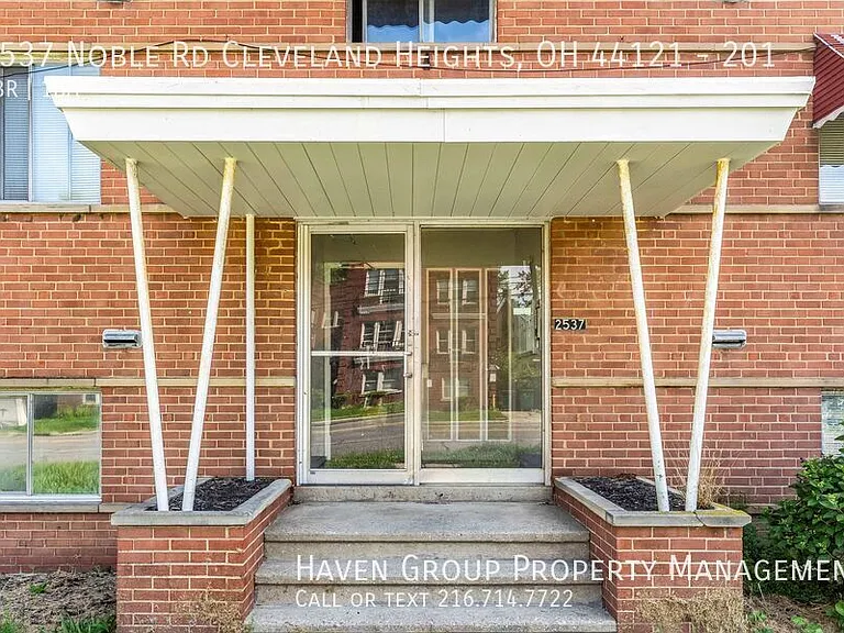 2537 Noble Rd #201 — Photo 2