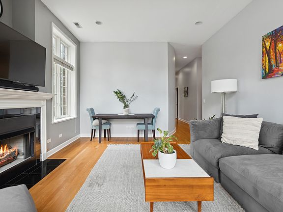 4th image of 1901 W Armitage Ave APT 2E