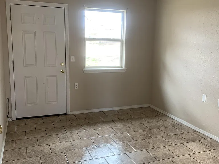 39078 Cedar St — Photo 7