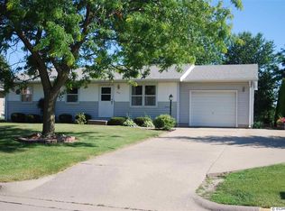 1011 8th Ave SE, Dyersville, IA 52040
