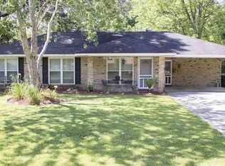 17126 Chickasaw Ave, Greenwell Springs, LA 70739