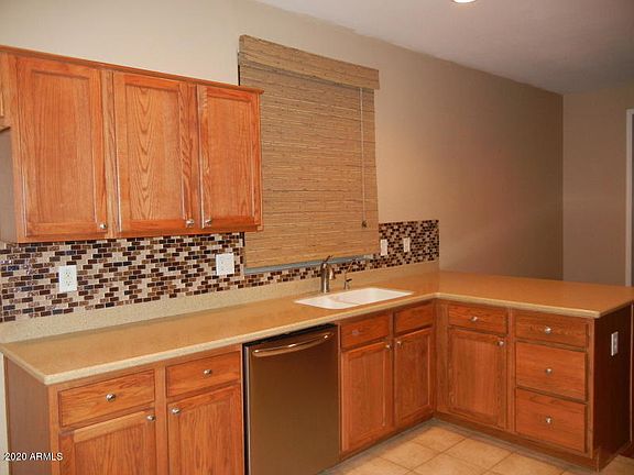 3rd image of 1556 W Satinwood Dr