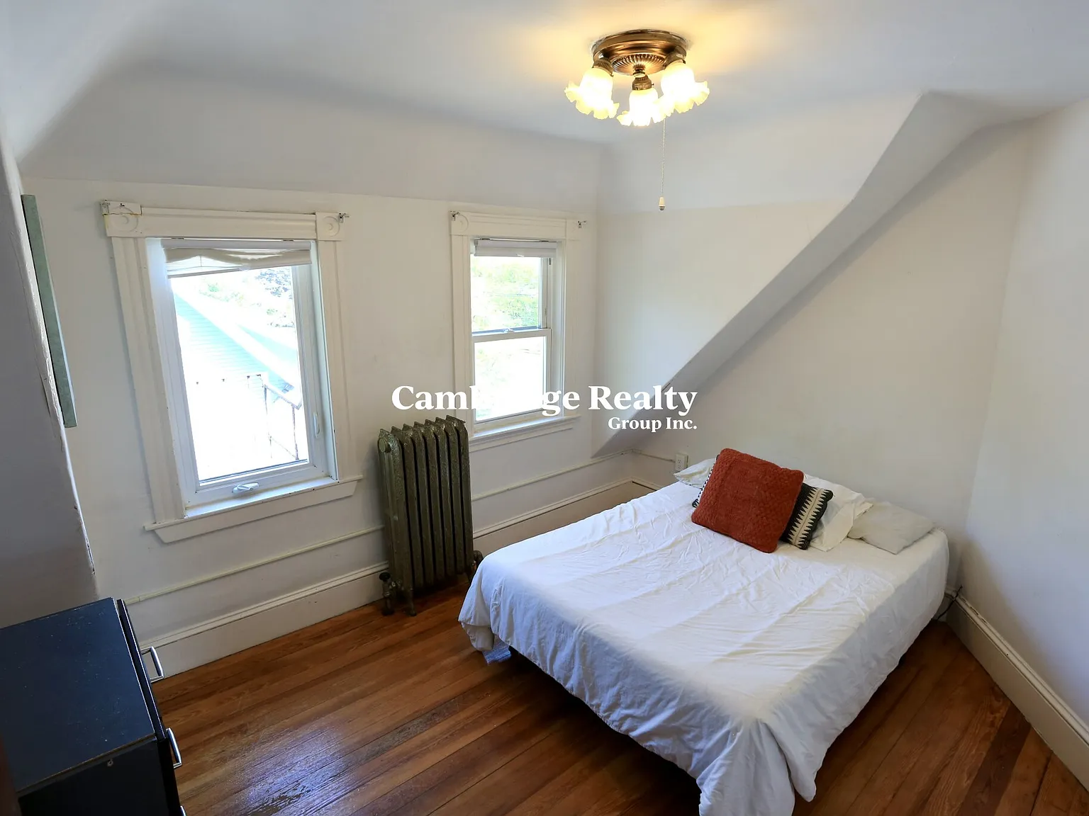 3 bed, 1.0 bath, $2,600 — Photo 3