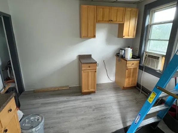 159 N Main St, Plains, PA 18705