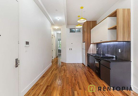 4th image of 187 Thomas S Boyland St #6