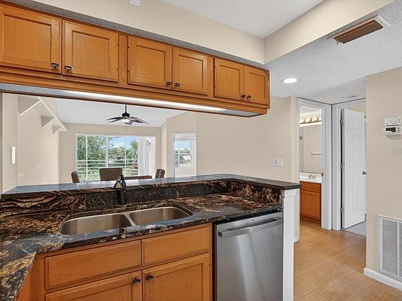 5th image of 1040 WEXFORD BOULEVARD #1040