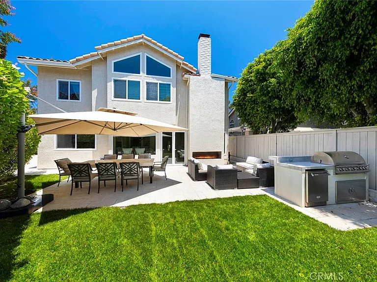 8008 E Fox Run Ln — Photo 2