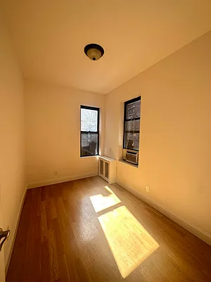 Rented by Urban Real Estate Property Group Inc | media 5