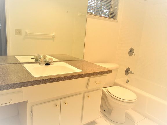 Bathroom for 1/1