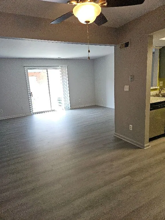 2 bed, 800 sqft, $925 — Photo 1