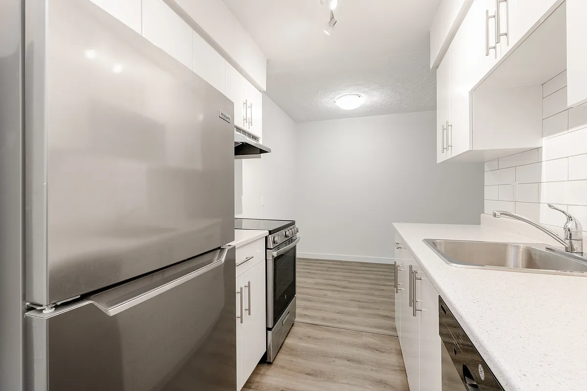 Building Photo - 1655 Chambers St #106