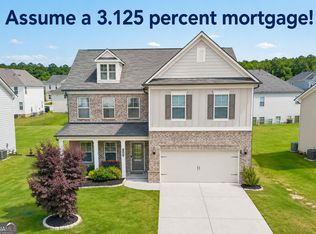 121 Mitchem Creek Dr, Loganville, GA 30052
