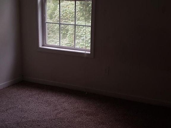 2nd image of 190 Madeline Ct