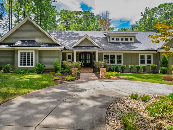 5607 Lambshire Dr, Raleigh, NC 27612