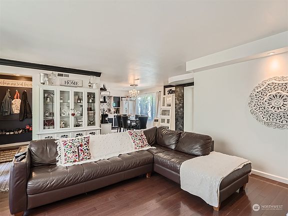 3rd image of 19434 SE 267th Street