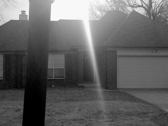 3rd image of 7733 Meadow Vale Dr