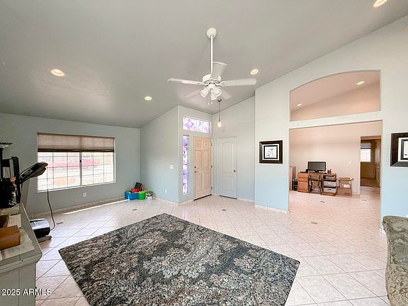 3rd image of 1426 E SAN REMO Avenue