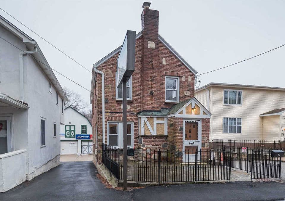 1st image of 8 Lake Ave #8
