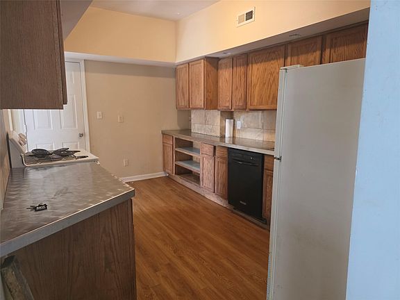 3rd image of 2 Mill St #2L