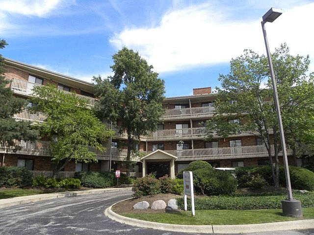 1st image of 1600 Wedgewood Dr APT 412