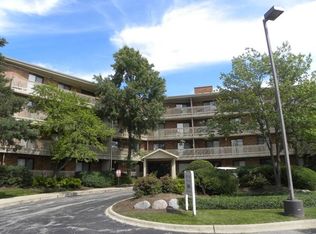 1600 Wedgewood Dr APT 412, Gurnee, IL 60031