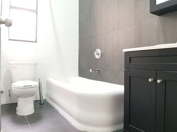 3rd image of 10 Midwood St #2IAPT