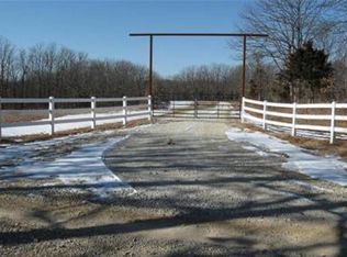 212 Pickles Ford Rd, Saint Clair, MO 63077