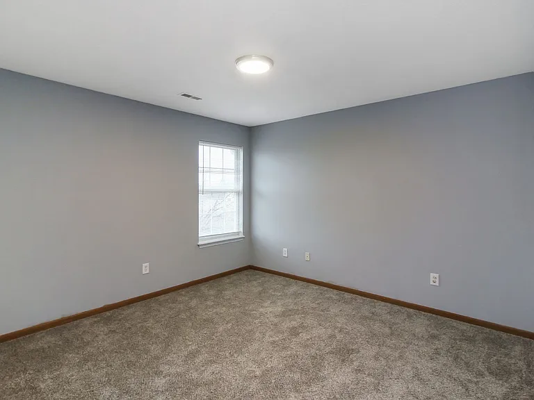108-110 Elk Dr — Photo 7