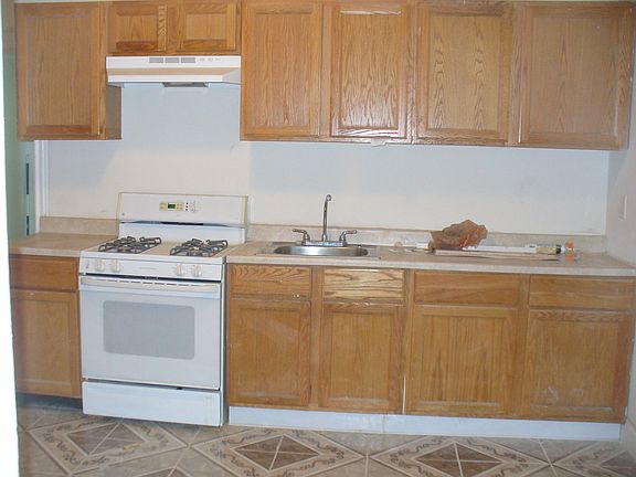 Kitchen (photo 1)