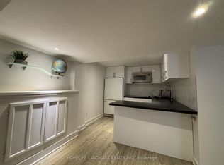 342 Lees Ln, Oakville, ON L6L 4S3