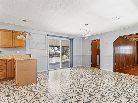 3rd image of 7819 KNOLL Drive N