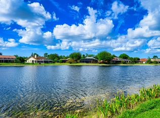 1070 Partridge Cir APT 201, Naples, FL 34104