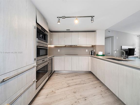 3rd image of 4011 S Ocean Dr #3679