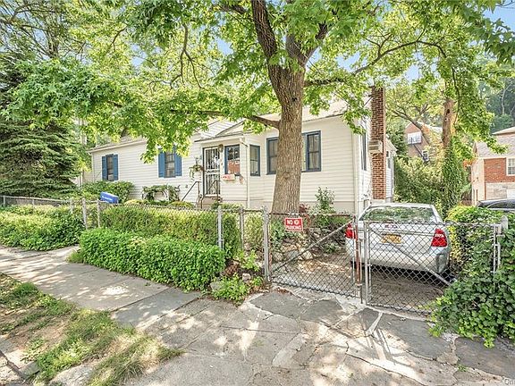 3rd image of 145 Crescent Pl