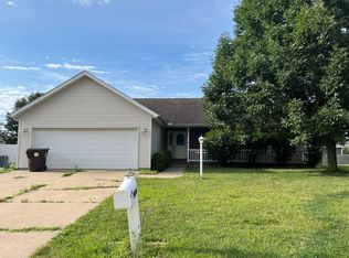 1400 W Cloverdale Rd, Chillicothe, IL 61523