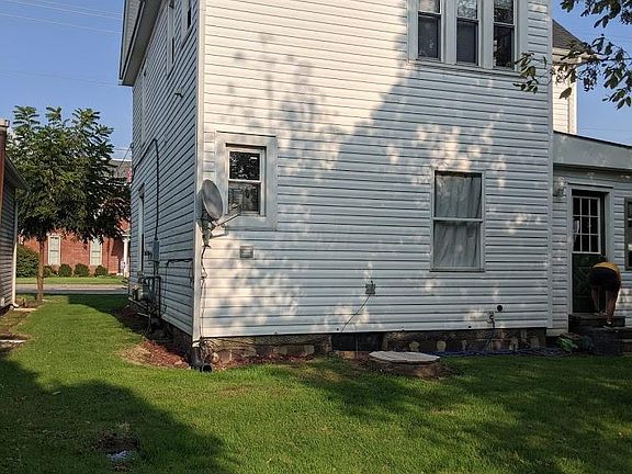 3rd image of 113-113 N High St